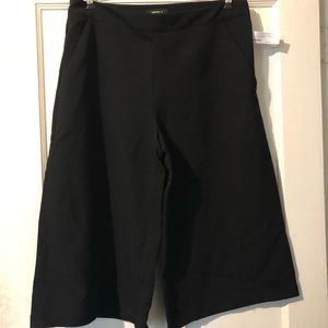 Black cropped dress pants